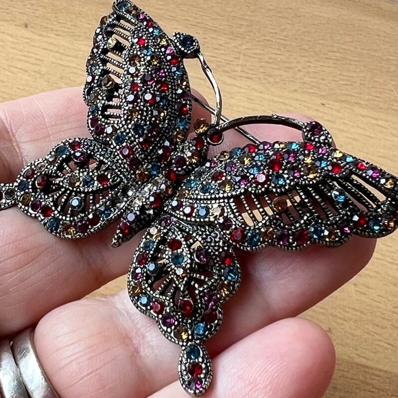 VINTAGE LARGE BUTTERFLY MULTI COLOR RHINESTONES CRYSTALS BROOCH PIN VIBRANT